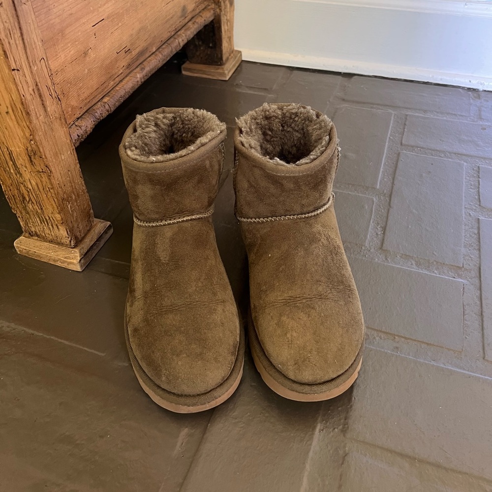 Mini UGG boots size 6